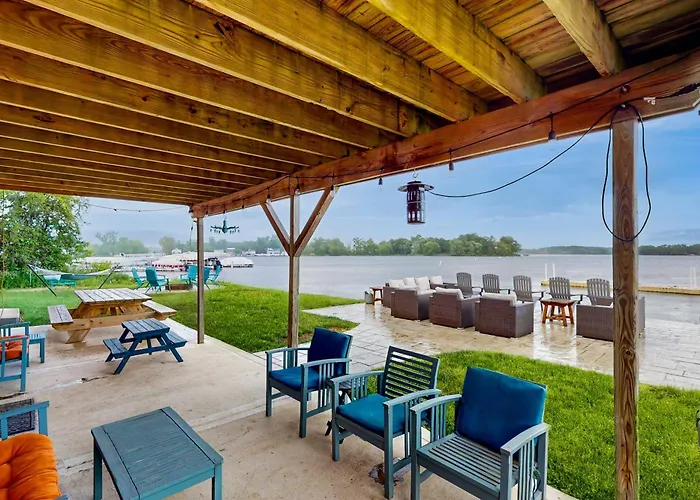Holiday home Waterfront Fun! Group Getaway On Marie Antioch